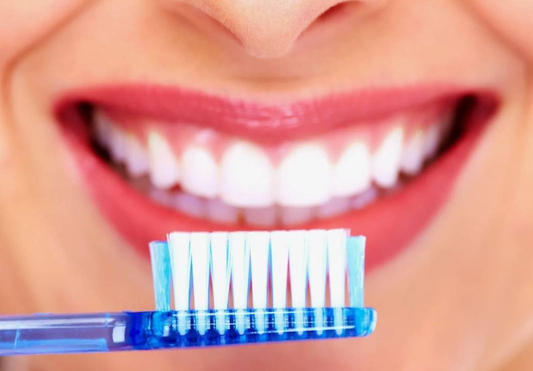 Dişinizi Fırçalarken Yaptığınız Hataları Biliyor musunuz? - Resim: 26